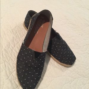 New TOMS denim size 7
